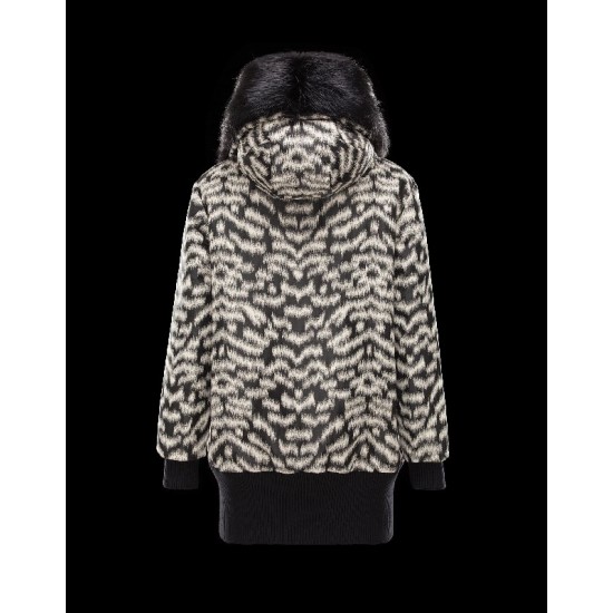 Moncler BASSIAS Detachable Turtleneck Fur Collar Sort Dunjakke Techno Fabric/Polyester Dame 41464939AF